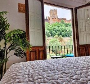 The Nasrid Palace from your bed !